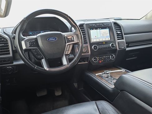 Used 2019 Ford Expedition Platinum image 16
