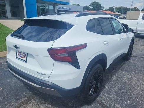 New 2026 Chevrolet Trax ACTIV w/ Sunroof Package FWD image 13