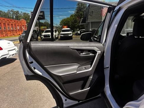 Used 2024 Toyota RAV4 SE AWD/4WD image 15