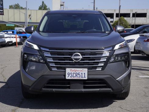 Used 2025 Nissan Rogue SV FWD image 6