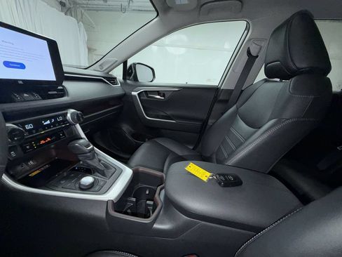 Used 2023 Toyota RAV4 Limited AWD/4WD image 23