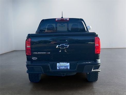 Used 2017 Chevrolet Colorado Z71 w/ Z71 Midnight Edition image 4