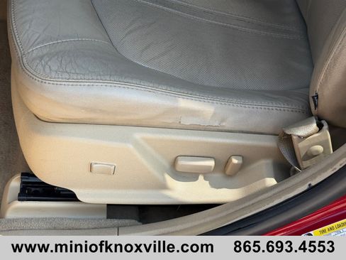 Used 2011 Cadillac CTS Luxury RWD image 12