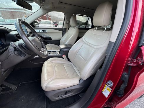 Used 2021 Ford Explorer Platinum w/ Equipment Group 601A AWD/4WD image 16