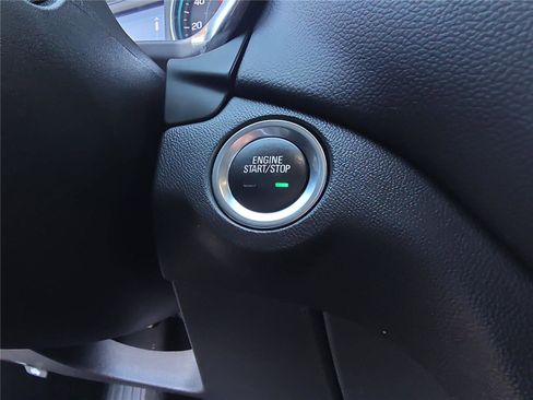 Used 2022 Chevrolet Equinox LT image 18