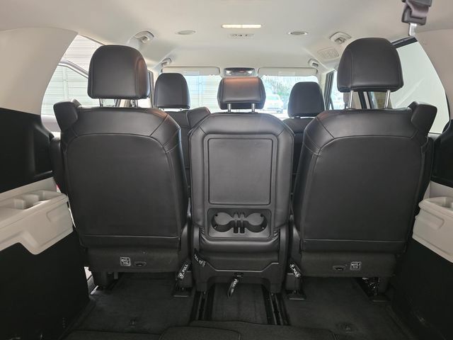 Used 2023 Kia Carnival LX FWD image 29