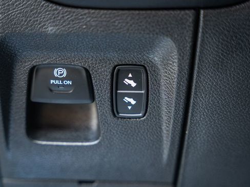 Certified 2022 RAM 1500 Limited w/ Night Edition AWD/4WD image 44