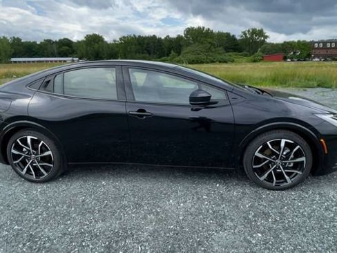New 2026 Toyota Prius Plug-In Hybrid FWD image 9
