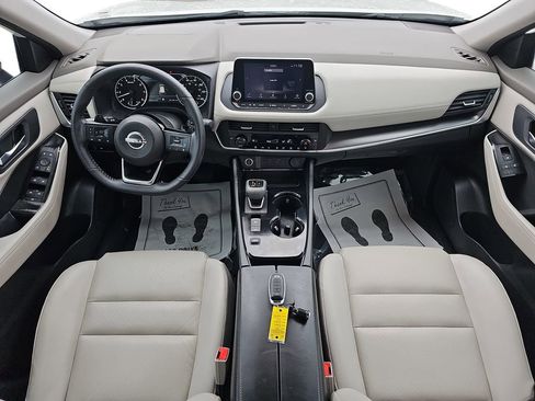 Used 2023 Nissan Rogue SV w/ SV Premium B Package image 11