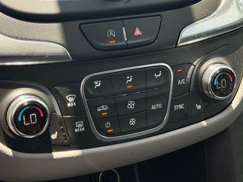 Used 2022 Chevrolet Equinox LT FWD image 18