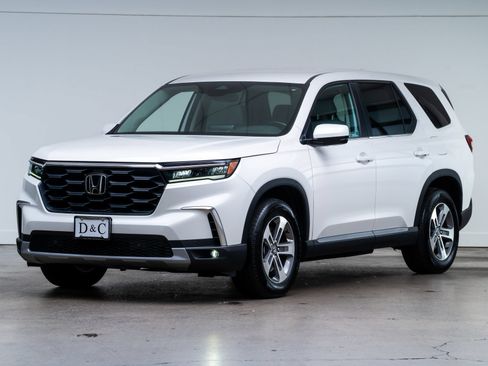Used 2025 Honda Pilot EX-L image 3