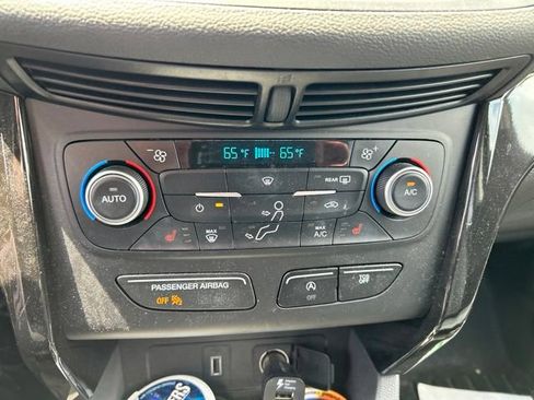 Used 2018 Ford Escape SE w/ SE Sport Appearance Package AWD/4WD image 23