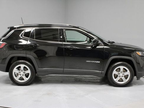 Used 2023 Jeep Compass Latitude w/ Convenience Group AWD/4WD image 5