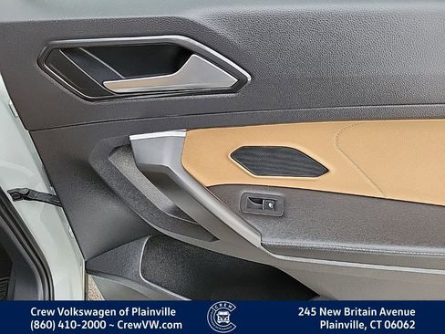 Certified 2022 Volkswagen Tiguan SE R-Line image 46