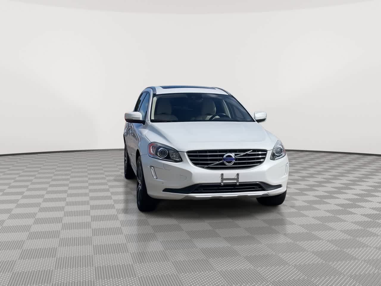 Used 2017 Volvo XC60 T6 Inscription w/ Climate Package AWD/4WD image 3