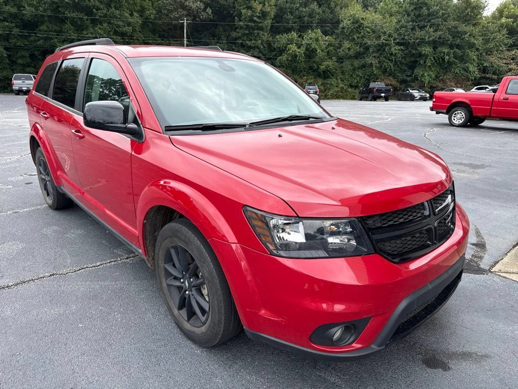 Used 2019 Dodge Journey SE w/ Connectivity Group FWD image 2