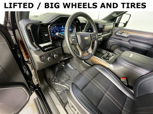 Used 2024 Chevrolet Silverado 3500 High Country w/ High Country Premium Package image 15