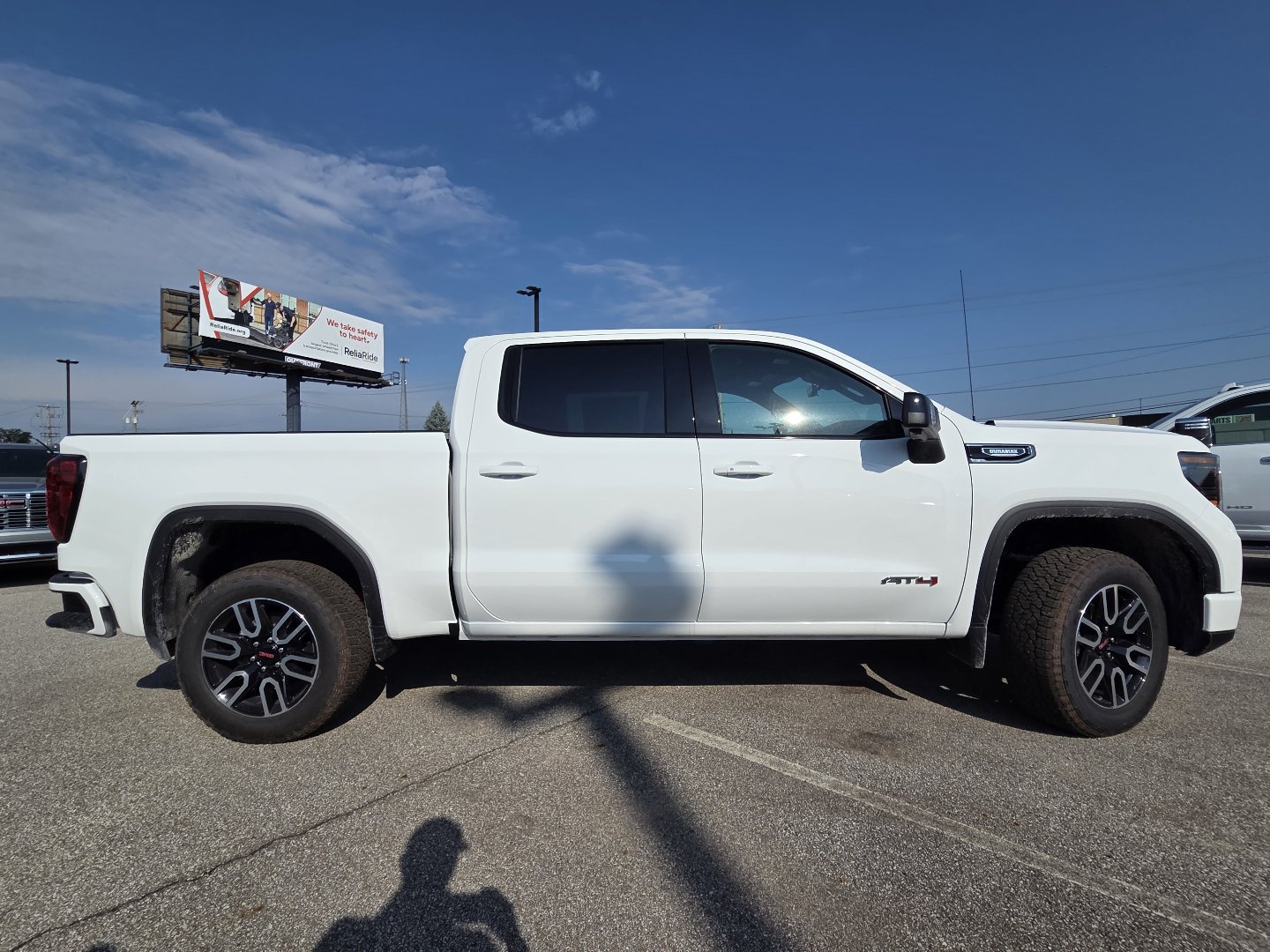 New 2026 GMC Sierra 1500 AT4 w/ AT4 Premium Package AWD/4WD image 21