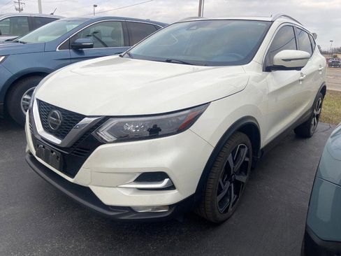 Used 2021 Nissan Rogue Sport SL w/ Premium Package image 4