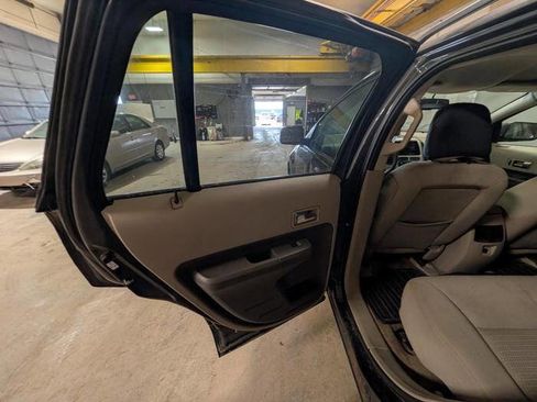 Used 2007 Ford Edge SE FWD image 24
