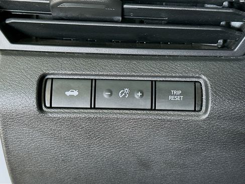 Used 2024 Nissan Altima 2.5 SV image 16