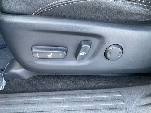 Used 2014 Toyota 4Runner SR5 Premium image 19