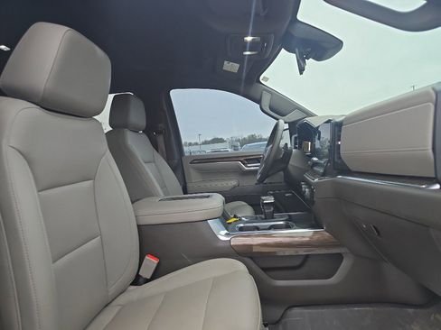 Used 2022 Chevrolet Silverado 1500 LT Trail Boss w/ Convenience Package II image 13