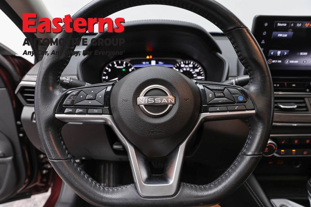 Used 2023 Nissan Altima 2.5 SV w/ SV Premium Package FWD image 12