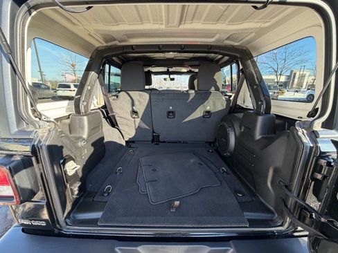 Certified 2023 Jeep Wrangler Unlimited Rubicon image 31