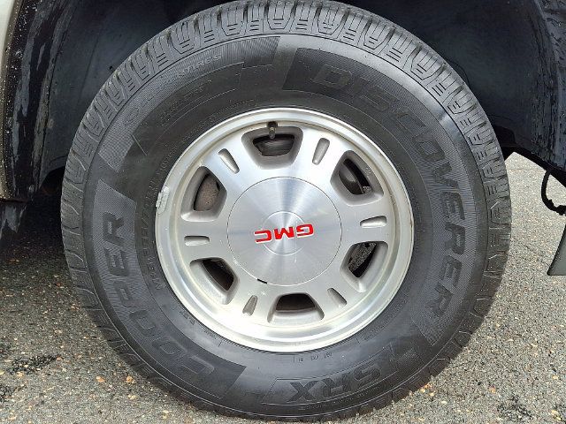 Used 2002 GMC Yukon SLT AWD/4WD image 8