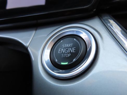 Certified 2025 Chevrolet Trax LT FWD image 9
