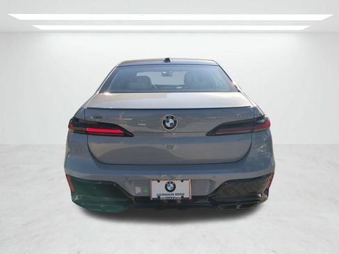 New 2026 BMW 760i xDrive w/ Premium Package AWD/4WD image 5