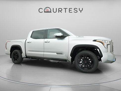 New 2025 Toyota Tundra Platinum image 18