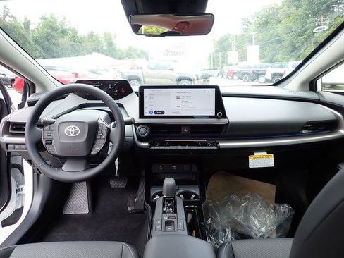 Certified 2027 Toyota Prius XLE AWD/4WD image 13