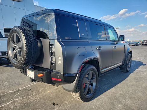 Used 2024 Land Rover Defender 110 X image 4
