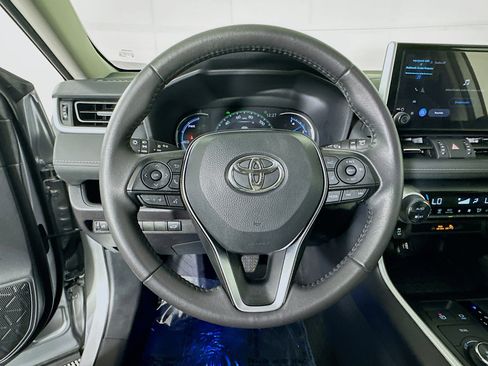 Used 2025 Toyota RAV4 XLE Premium AWD/4WD image 15