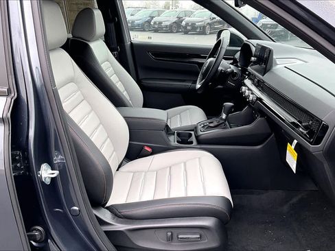 Used 2026 Honda CR-V Sport Touring image 8