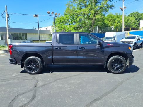Used 2022 Chevrolet Silverado 1500 RST w/ Z71 Off-Road Package AWD/4WD image 2
