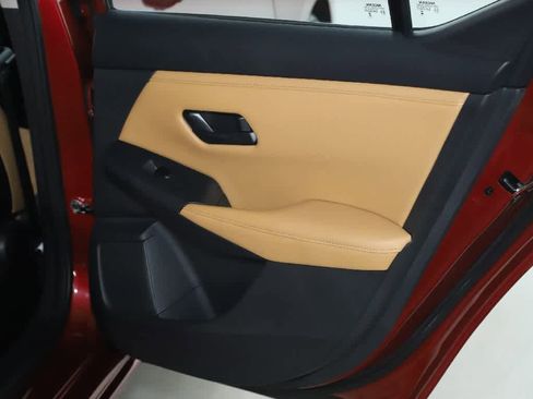 Used 2025 Nissan Sentra SV w/ SV Premium Package FWD image 31
