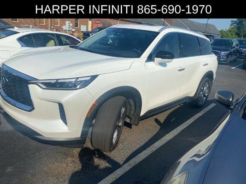 Certified 2025 INFINITI QX60 Luxe w/ Vision Package image 1