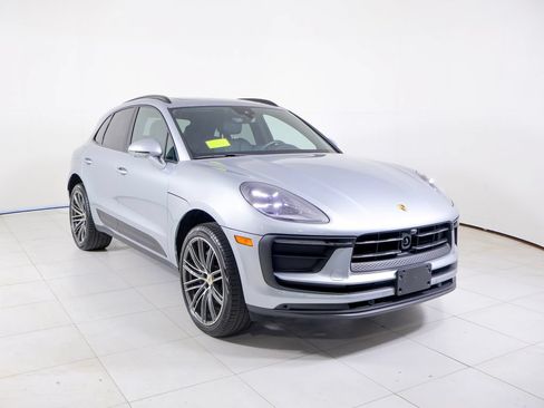 Certified 2026 Porsche Macan AWD/4WD image 15