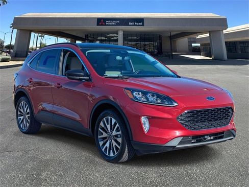 Used 2022 Ford Escape Titanium w/ Class II Trailer Tow Package image 8