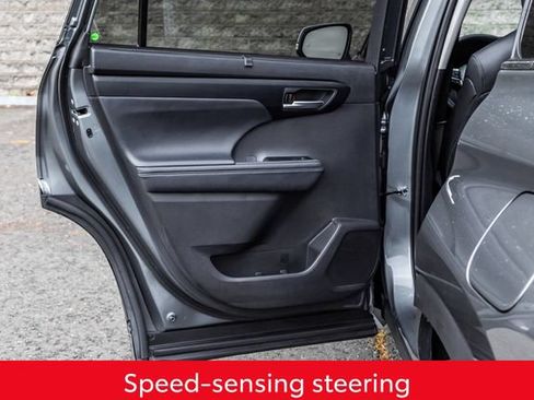 Certified 2025 Toyota Highlander XLE AWD/4WD image 23