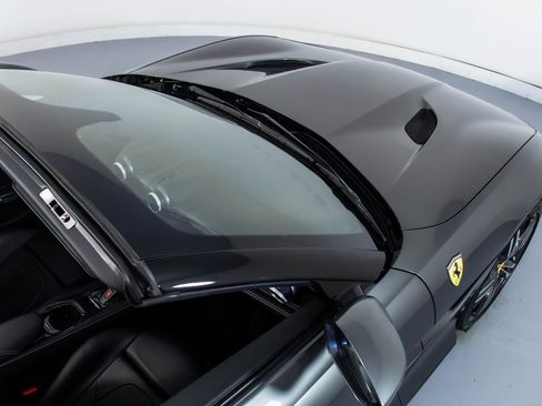 Certified 2019 Ferrari Portofino image 18