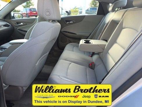 Used 2018 Chevrolet Malibu LT image 24