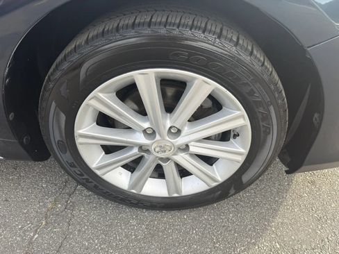 Used 2012 Toyota Camry XLE FWD image 12