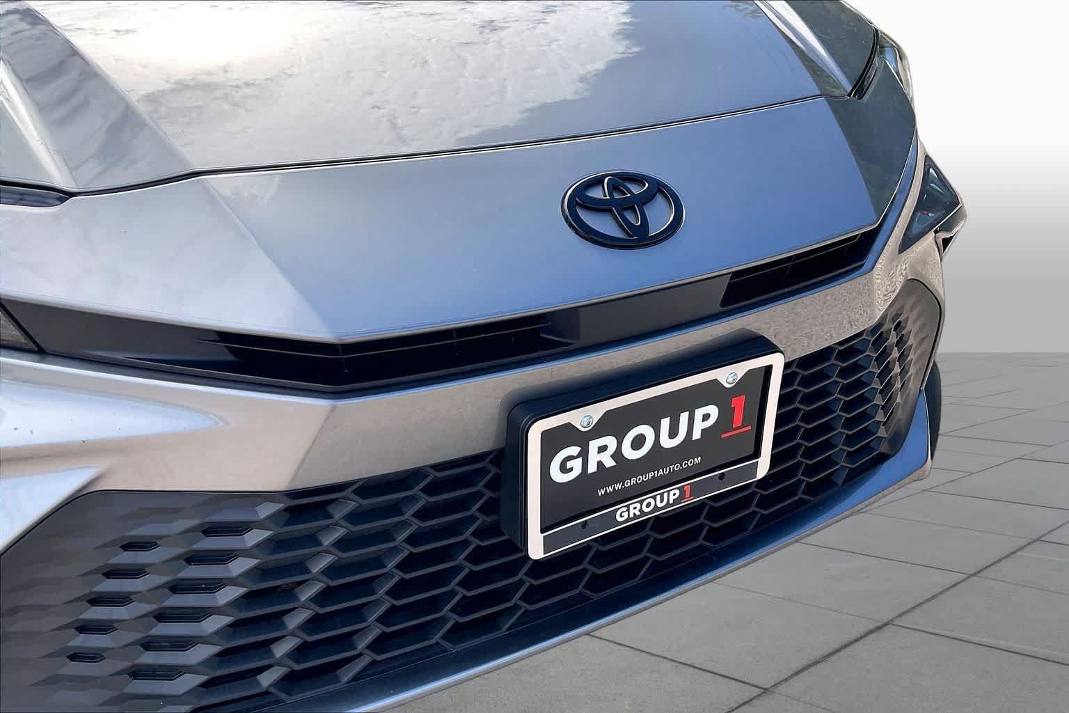 Used 2026 Toyota Camry SE w/ Convenience Package FWD image 29