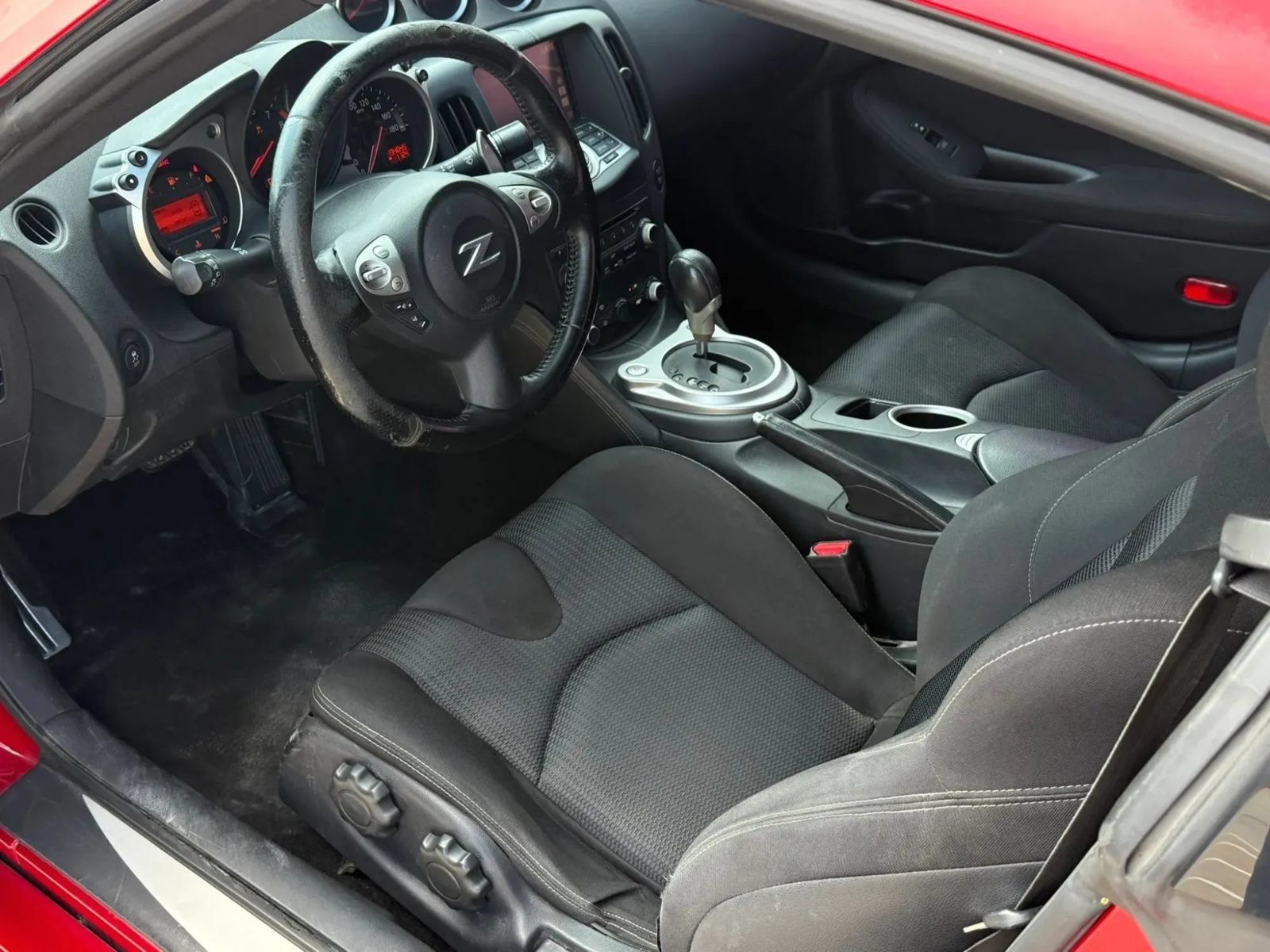 Used 2016 Nissan 370Z Coupe RWD image 11