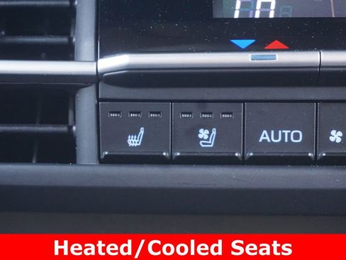 Used 2024 Toyota Sienna Platinum AWD/4WD image 8