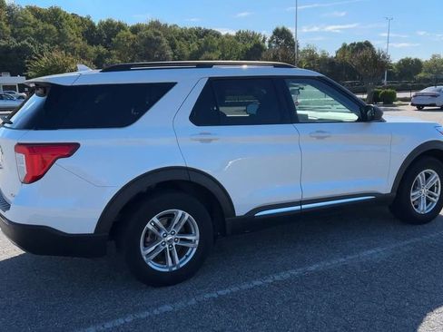 Used 2022 Ford Explorer XLT w/ Equipment Group 202A image 3